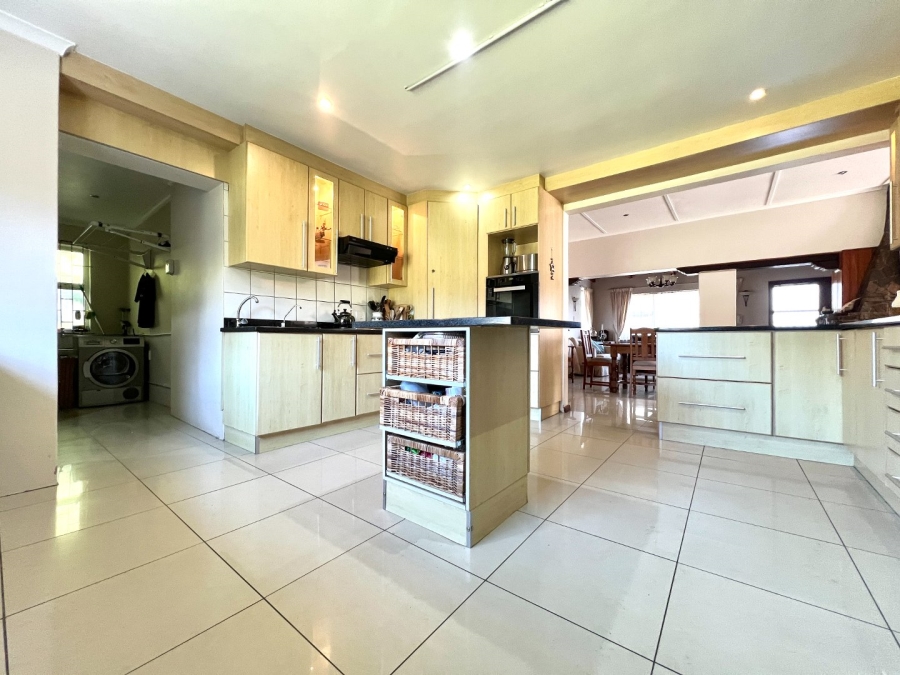 4 Bedroom Property for Sale in Sunridge Park Eastern Cape